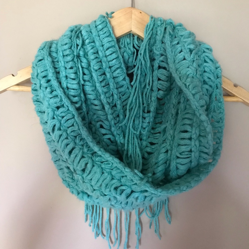 🆕 2 FOR $5 SCARVES!